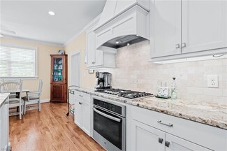 5182 Rollison Dr, Williamsburg, VA 23188