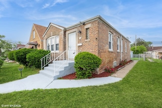 9811 S Woodlawn Ave, Chicago, IL 60628