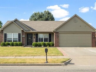 12018 E 111th St N, Owasso, OK 74055
