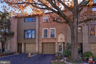 19 Club Ln, Reading, PA 19607