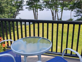 1042 Dutch Neck Rd, Waldoboro, ME 04572