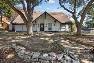 1102 NW 14th St, Grand Prairie, TX 75050