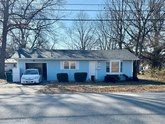 704 E Division St, Bolivar, MO 65613