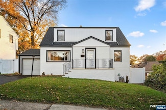 636 Elm Ave, Ridgefield, NJ 07657