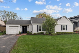 273 Eaton St, Northfield, IL 60093