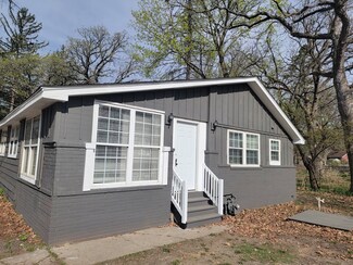 511 N River Rd, McHenry, IL 60051