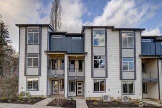 6726 NE 187th St Unit 102, Kenmore, WA 98028
