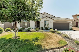 117 Emperor Way, Dinuba, CA 93618