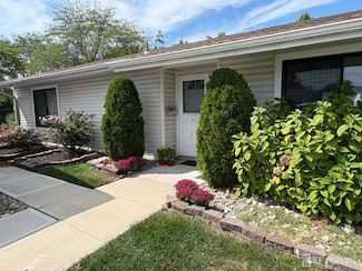 6 Aspen Plaza, Monroe Township, NJ 08831