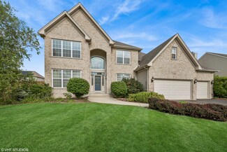 1755 Goldsboro Ln, Crystal Lake, IL 60014