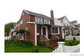 11601 221st St, Cambria Heights, NY 11411