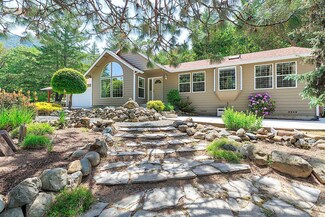 1351 Summit Loop, Grants Pass, OR 97527
