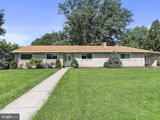 6 Moyle Dr, Fayetteville, PA 17222