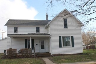 206 W Wayne St, South Whitley, IN 46787