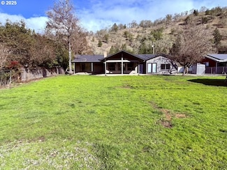 230 Singing Waters Rd, Winchester, OR 97495