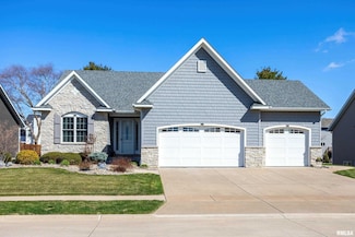 5106 N Richmond Cir, Bettendorf, IA 52722