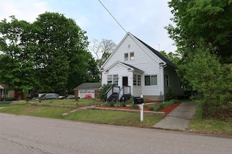 17 Lockwood Ave, Attleboro, MA 02703