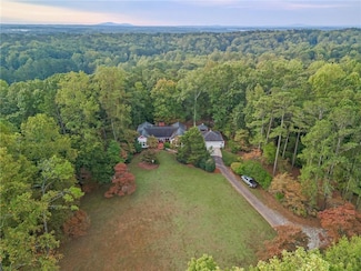 6791 Yacht Club Dr, Acworth, GA 30102