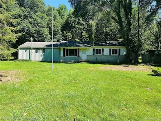 4550 W Allen Rd, Howell, MI 48855