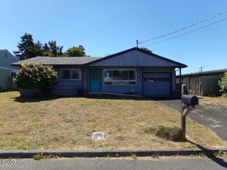 230 NE 10th Ct, Newport, OR 97365