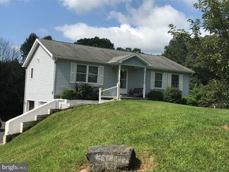 23 Hidden Acres Dr, Pine Grove, PA 17963