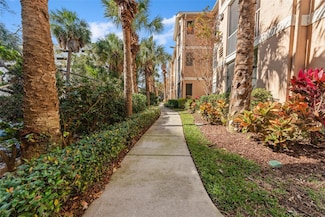 1203 Bay Club Cir, Tampa, FL 33607