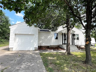 1424 S Penn Ave, Bartlesville, OK 74003