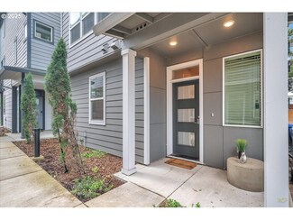 6082 SE Woodstock Blvd, Portland, OR 97206