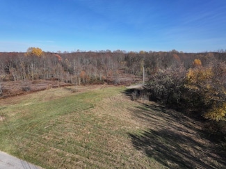 212 Valley View Ln, Beaver Falls, PA 15010