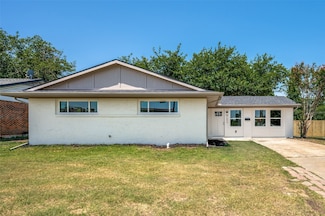 1802 SW 3rd St, Grand Prairie, TX 75051