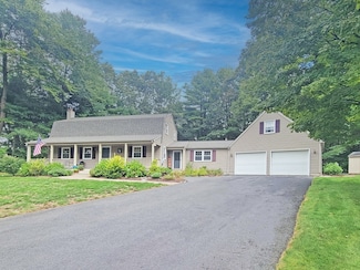 15 Laro Cir, Westfield, MA 01085