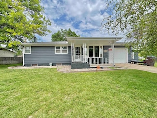1655 Sunset Dr, Columbus, NE 68601