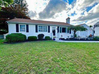 23 Giffin Place, Feeding Hills, MA 01030