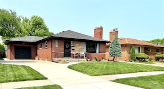 21217 Raymond St, Saint Clair Shores, MI 48082