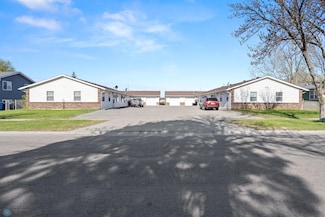 726-728 31st St N, Fargo, ND 58102