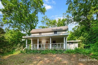 5581 Ramsdell Dr NE, Rockford, MI 49341