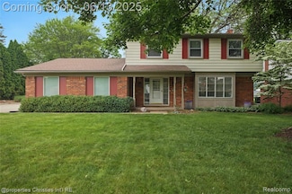 6821 Tamerlane Dr, West Bloomfield, MI 48322