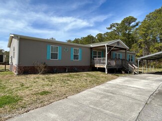 294 Brenda Ln, Beaufort, NC 28516