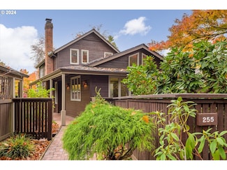 255 Spyglass Dr, Eugene, OR 97401