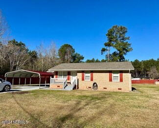 1052 Cherry Town Rd, Hallsboro, NC 28442