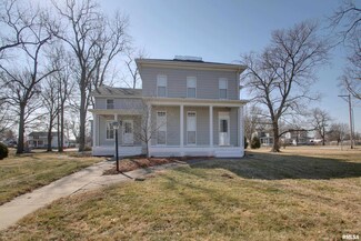208 E South St, Mendon, IL 62351