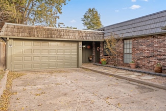 39 SE Shadow Lake Unit 39, Bartlesville, OK 74006