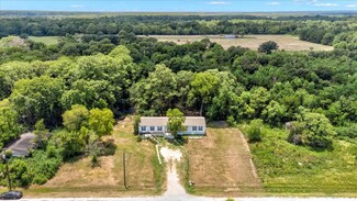 410 Rivers Rd, Anahuac, TX 77514