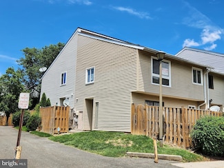 8688 Village Square Dr Unit 14, Alexandria, VA 22309