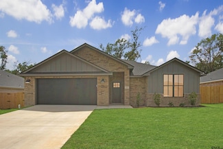 16318 Crossing Cir, Lindale, TX 75771