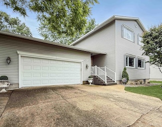 2807 5th Ave S, Escanaba, MI 49829