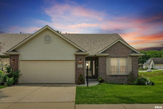 7318 35th Avenue Ct, Moline, IL 61265