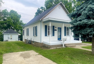 42 2nd St, La Salle, IL 61301
