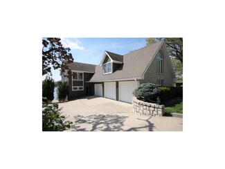 16 F St, Lake Lotawana, MO 64086