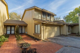 8419 E Harry St, Wichita, KS 67207
